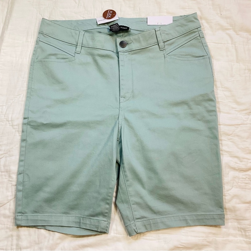 NWT Lane Bryant Flex Magic Waistband Bermuda Jean Shorts Mid-Rise 16